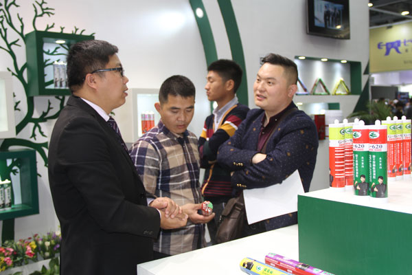 常青樹(shù)膠業(yè)廣州展會(huì)開(kāi)門(mén)紅